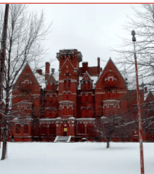 The Asylum Life: House on the&nbsp;Hill